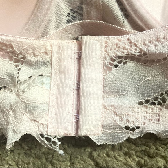 Adrienne Vittadinni Bra-SZ 40DD - Picture 5 of 10